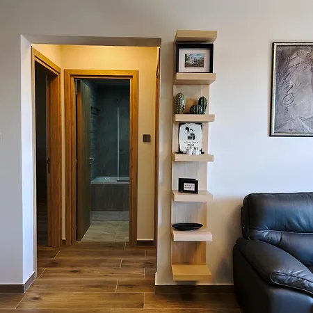 The A-line Seaview Malama With Pool, Tennis Court & Gym パラリムニ