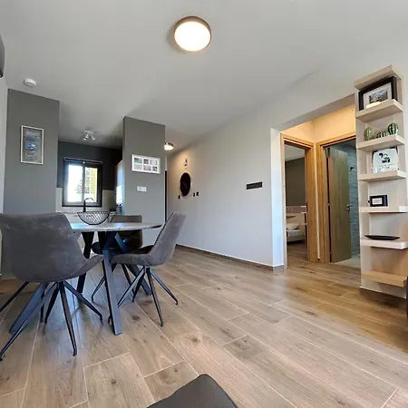 The A-line Seaview Malama With Pool, Tennis Court & Gym Paralímni