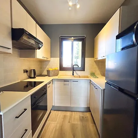 The A-line Seaview Malama With Pool, Tennis Court & Gym * Paralímni