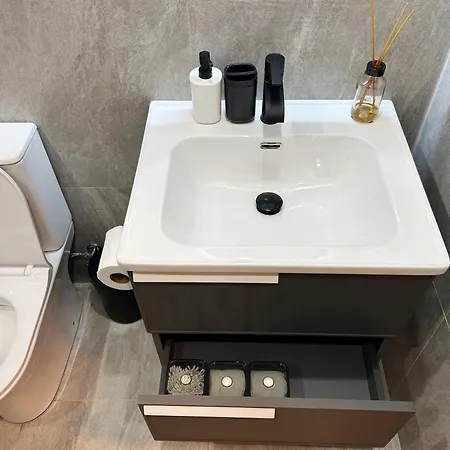 The A-line Seaview Malama With Pool, Tennis Court & Gym *