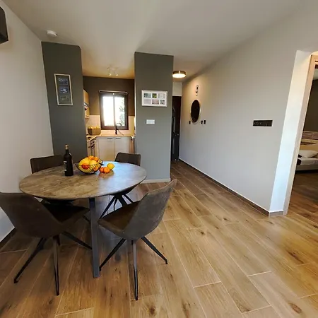 The A-line Seaview Malama With Pool, Tennis Court & Gym Apartman