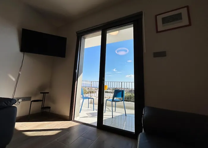 The A-line Seaview Malama With Pool, Tennis Court & Gym * Paralimni