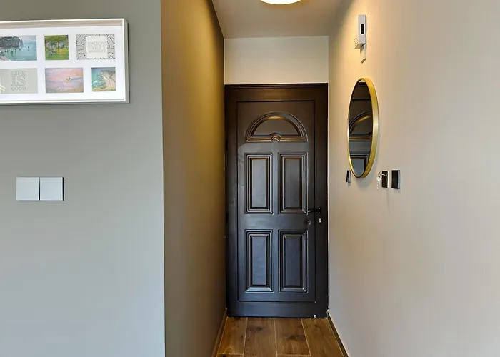 The A-line Seaview Malama With Pool, Tennis Court & Gym