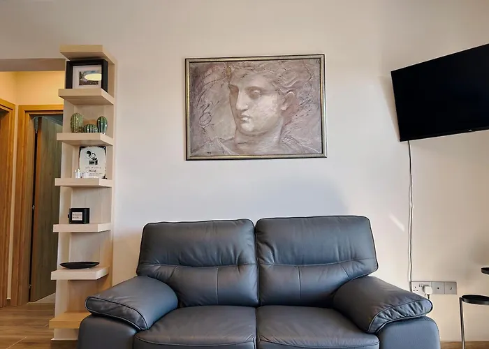 The A-line Seaview Malama With Pool, Tennis Court & Gym Daire Paralimni