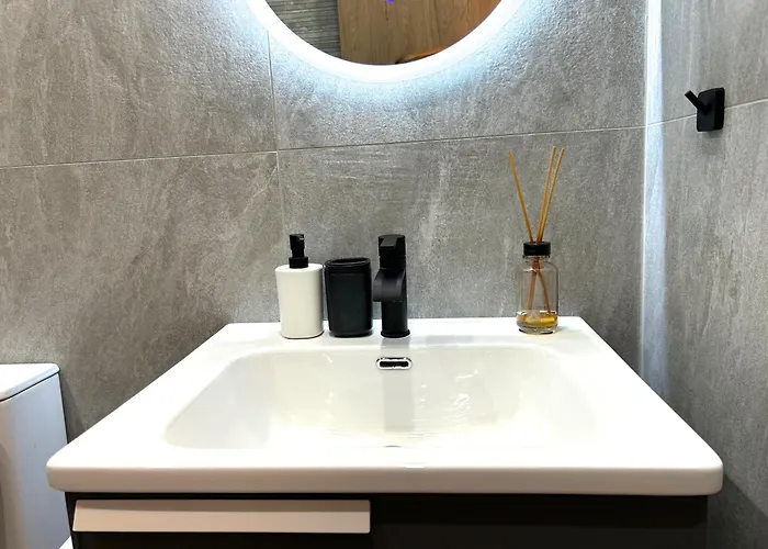 The A-line Seaview Malama With Pool, Tennis Court & Gym * Paralimni